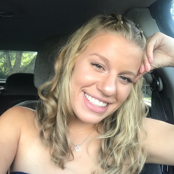 Meet your Posher, Rachal - Picture 1 of 1